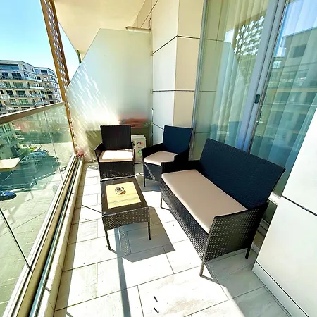Loft Side Premium Apartments Mamaia
